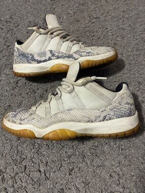 Jordan 11 low snakeskin